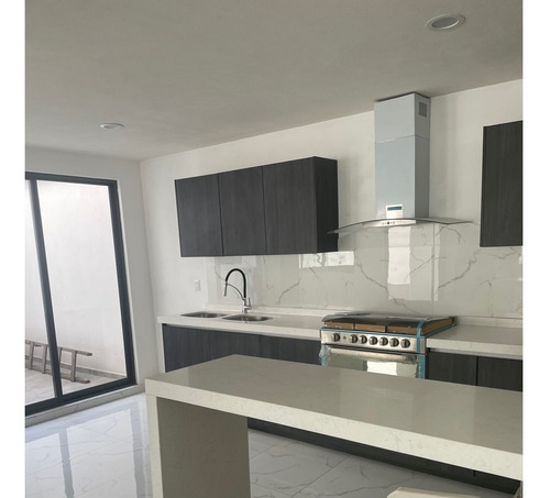 Imagen 8 de 30 de Casa Para Estrenar Sagredo 32