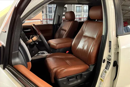 Toyota Sequoia 5.7 Plinum V8 At