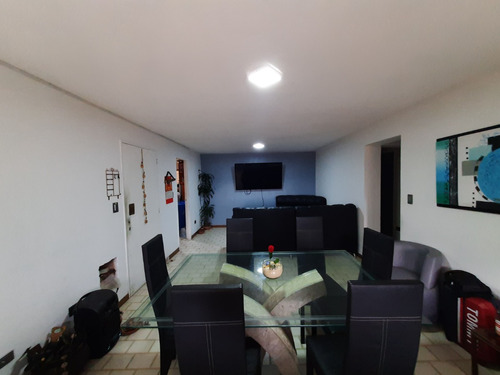 Apartamento En Venta En La Avenida Fuerzas Armadas, Municipio Libertador