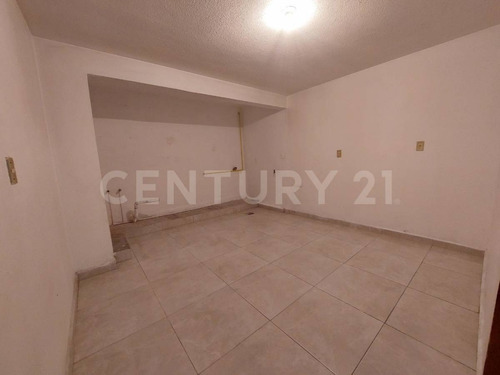 Imagen 6 de 20 de Casa En Venta De 3 Niveles En Bulevares Del Lago