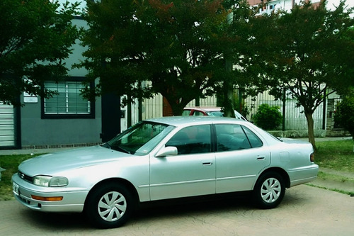 Toyota Camry 2.2 At