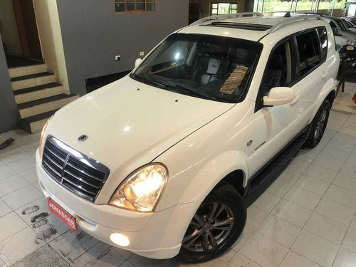 Imagem 10 de 15 de Ssangyong Rexton Ii 270 4x4 Xdi 2.7 4p 2010