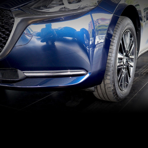 Imagen 8 de 17 de Mazda 2 Carbon Edition Azul