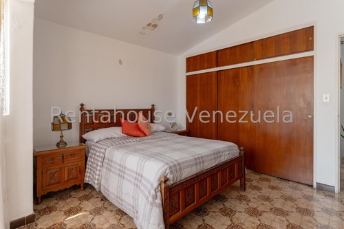 Casa Multinivel En Venta, Urb. Colinas De Bello Monte
