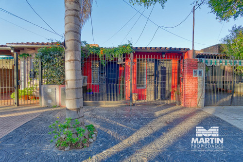 Casa Dúplex En Venta Martinez 5 Ambientes, Escritorio. Ideal Estudio, Consultorio O Vivienda.