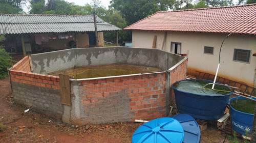 Imagem 3 de 9 de Chácara 16000m2, Rica Em Água Com 2 Tanques Médios E Nascente, 2 Casas Simples, Poço Caipira, Moveis Planejados, Ótima Localização - Ch00185 - 70434347
