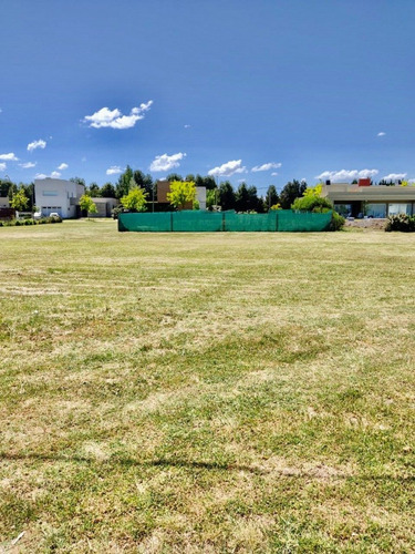 Imagen 2 de 4 de Vende Terrenos Pago Chico Club De Campo