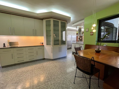 Imagen 11 de 23 de Venta Apartamento Dúplex 480 M2 4h+s/5b+s/5p Los Chorros