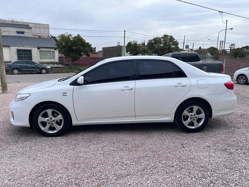 Imagen 3 de 9 de Toyota Corolla 2013 1.8 Xei Mt 136cv