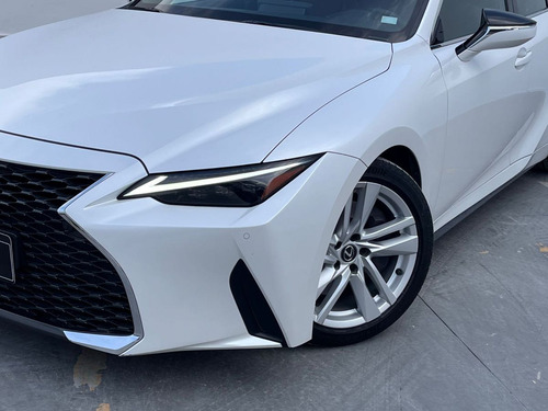 Lexus IS 4p 300 Premium L4/2.0/T Aut