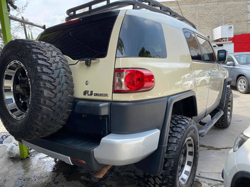 Imagen 2 de 8 de Toyota Fj Cruiser Blindada N3 Plus