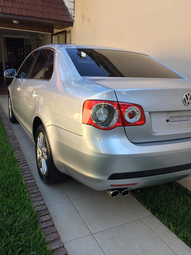 Volkswagen Vento 2.5 Luxury Tiptronic 170cv