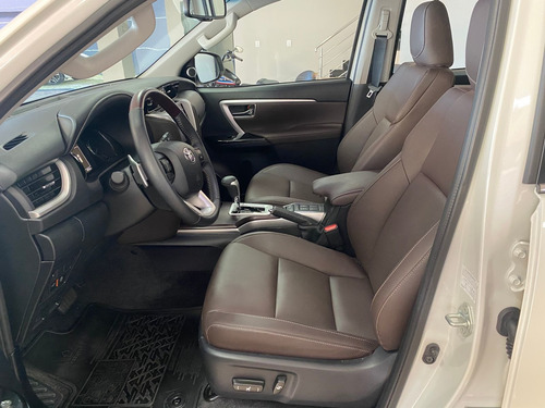 Toyota Hilux 2.8 Srx 7 Lugares 2020/2020