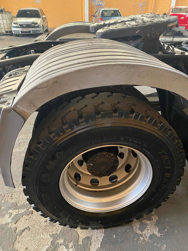 Imagem 3 de 8 de Mercedes Benz Axor 1933
