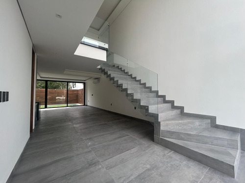 Casa En Venta En Vía Cumbres Cancún Nueva