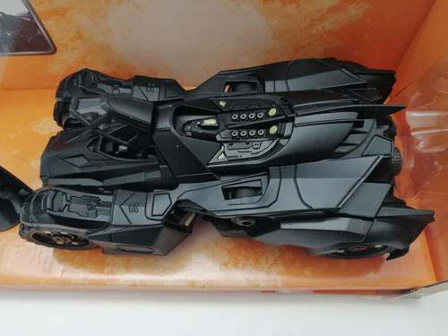 Jada Batman Arkham Knight Batmobile & Batman Escala 1:24 Negro (Usado)