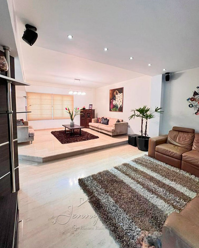 Se Vende!!! Espectacular Townhouse En La Urbanización Cantarrana Maracay Aragua