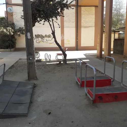 Departamento. Avenida Perú, Cerca Metro Estación Cementerios