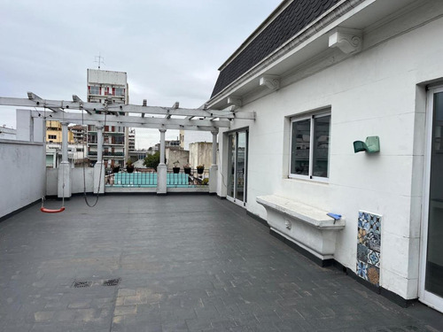 Casa En Venta - 4 Dormitorios 2 Baños - 320mts2 - Villa Urquiza