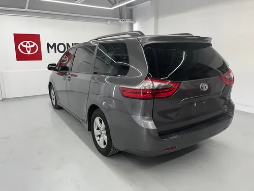 Toyota Sienna 3.5 Le At