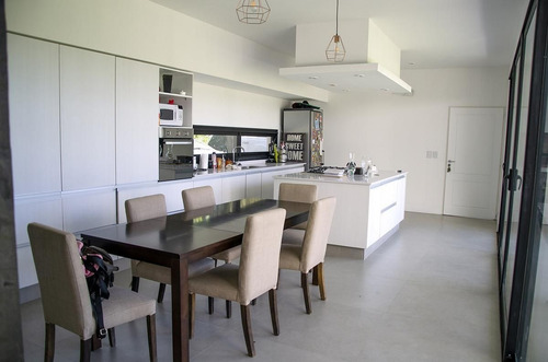 Imagen 4 de 27 de Casa En Venta Barrio Cerrado Los Pingüinos Ituzaingo