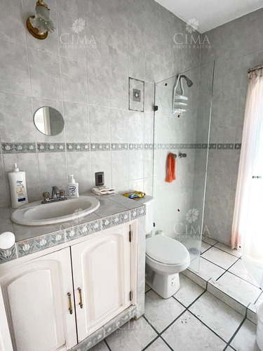 Venta Casa En Fraccionamiento Lomas De Tetela, Cuernavaca, Morelos - V365