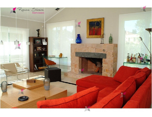 Casa En Golf, 5 Dormitorios *- Ref: 7618