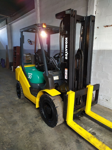 Autoelevador Komatsu 3 Tn Tt Desplazador 4000hs