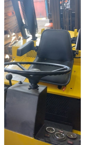 Imagem 2 de 8 de Empilhadeira Yale R25