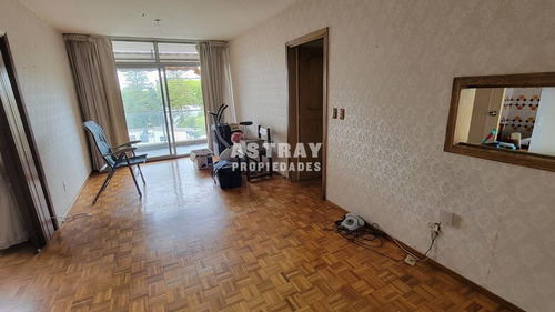 Imagen 1 de 17 de Apartamento En Venta De 3 Dormitorios En Pocitos (ref: Ast-2919)