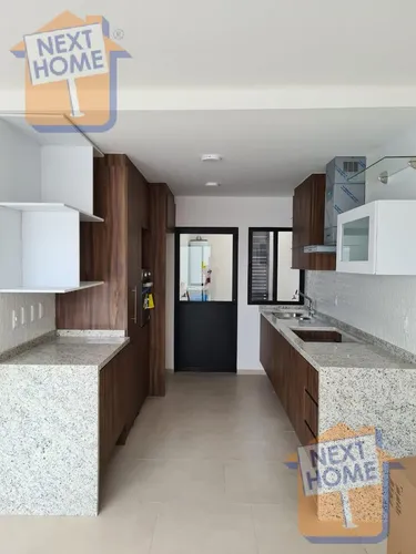 Venta Casa Con Roof Y Jardín Excedente En Entrecielos Querétaro