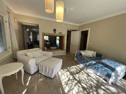 Casa De Lujo Con 6 Dormitorios En Alquiler, Punta Del Este (ref: Iea-1870)