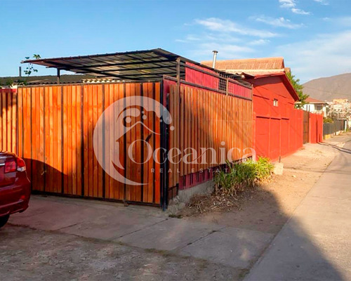 Casa Ubicada En Apacible Barrio Residencial, La Serena