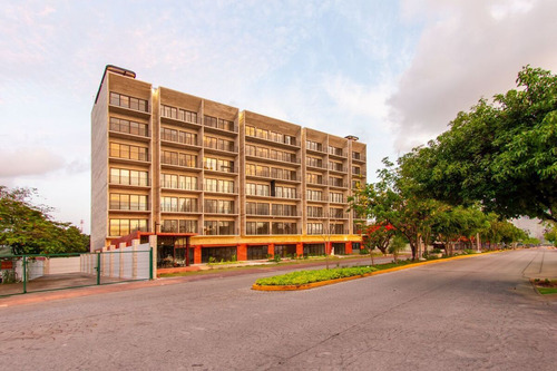 Departamento Para Estrenar Con Roof Garden En Av Nader Cancun