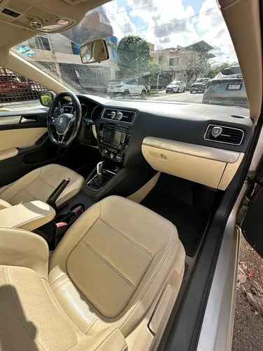 Volkswagen Jetta 2.5 Sportline Qc Nav Bac At