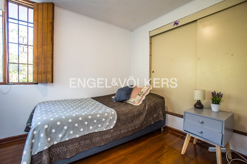 Casa En Venta San Carlos De Apoquindo / Paseo Los Domínicos