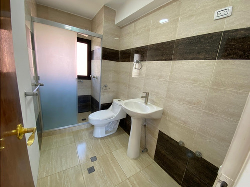 Venta. Apartamento (ph). Valle Arriba. Caracas. (mmv)
