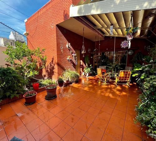 Venta De Casa De 4 Ambientes En Mataderos