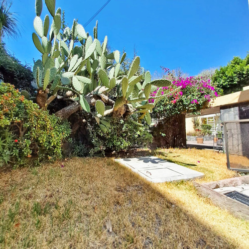 Venta De Terreno Con Construcción En Privada En Las Lomas