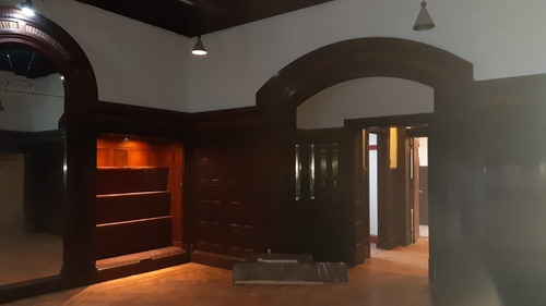 Venta Local Comercial Ciudad Vieja Con Sótano