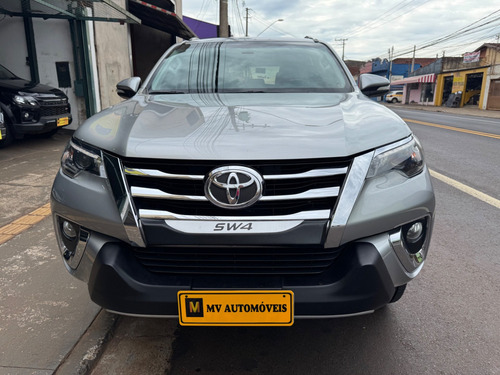 Toyota Hilux SW4 2.7 SR 7 LUGARES 4X2 16V FLEX 4P AUTOMÁTICO