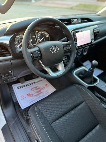Imagen 11 de 15 de Toyota Hilux D/cabina 2.8 Tdi Sr 4x4 0km My2023 C/ Crucero