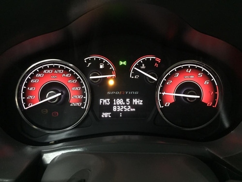 Imagen 7 de 11 de Dm Fiat Palio Sporting 1.6l 2016 Color Plata.