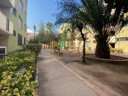 Excelente Ubicación En Condominio Y Con Estacionamiento