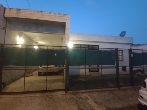 Inmueble En Venta Con 2 Casas Y Un Departamento En G. De Laferrere