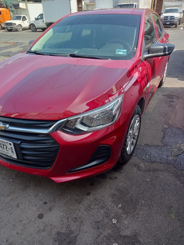 Imagen 12 de 13 de Chevrolet Onix 2021 1.0t Ls Mt