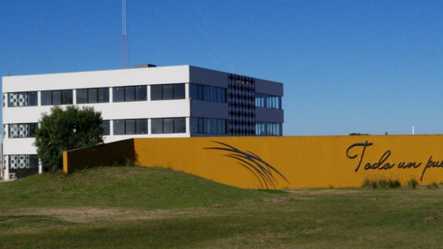 Imagen 4 de 12 de Venta Tiempos De Canning Local 60 M2 A Estrenar Office Center