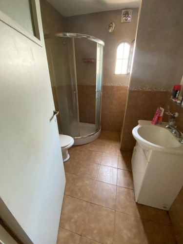 Imagen 13 de 20 de Casa En Venta Con Quincho, Amplio Jardín Y Cochera En Temperley