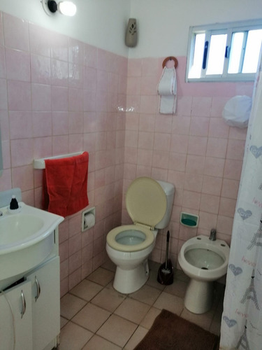 Reservada - Sitio Vende - Casa De Tres Dormitorios