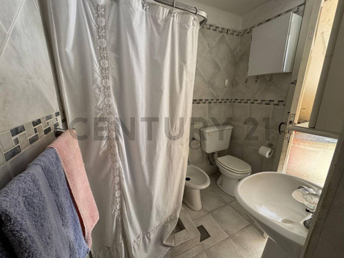 Venta - Ph Tipo Casa - 2 Ambientes - Terraza Propia - Remedios De Escalada, Lanus